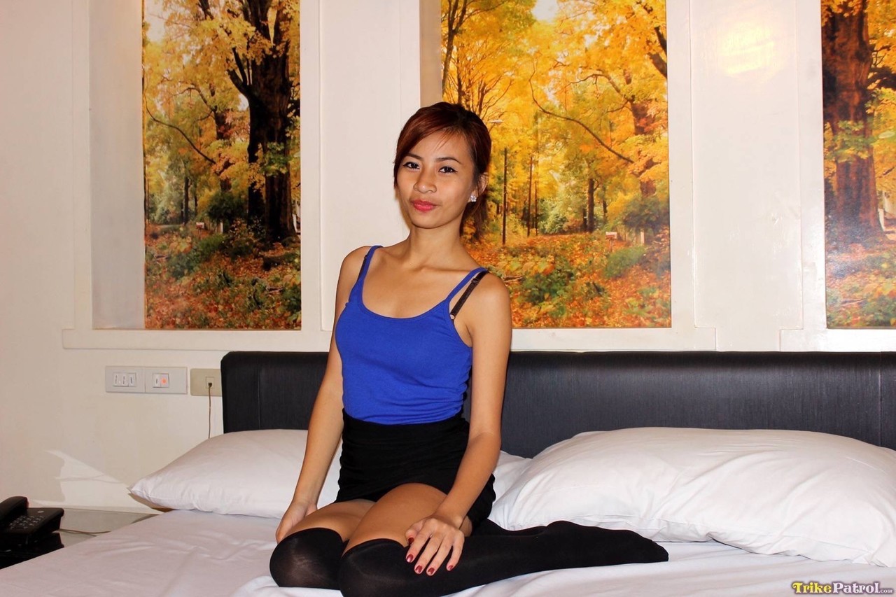 アジア人素人ニッカ・アスンシオンがスレンダーな体を曝け出し激しく犯される