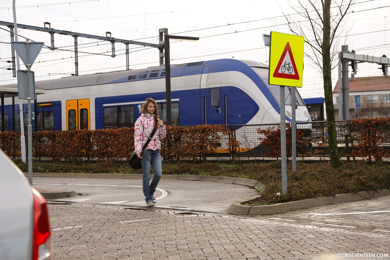 Beatrix Glower 来自 Club Seventeen 的裸照