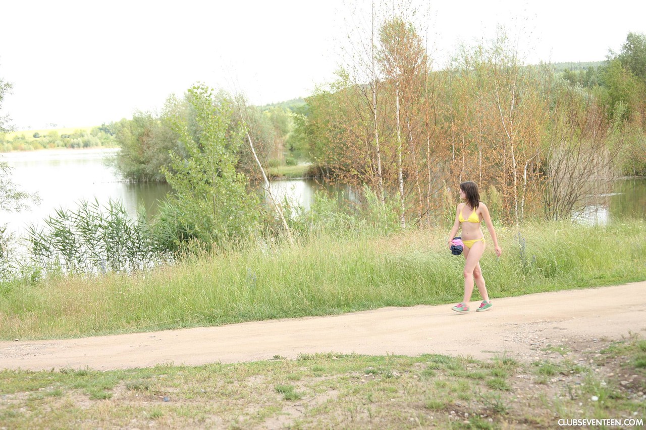 露西 N 为 Club Seventeen 拍摄 XXX 照片