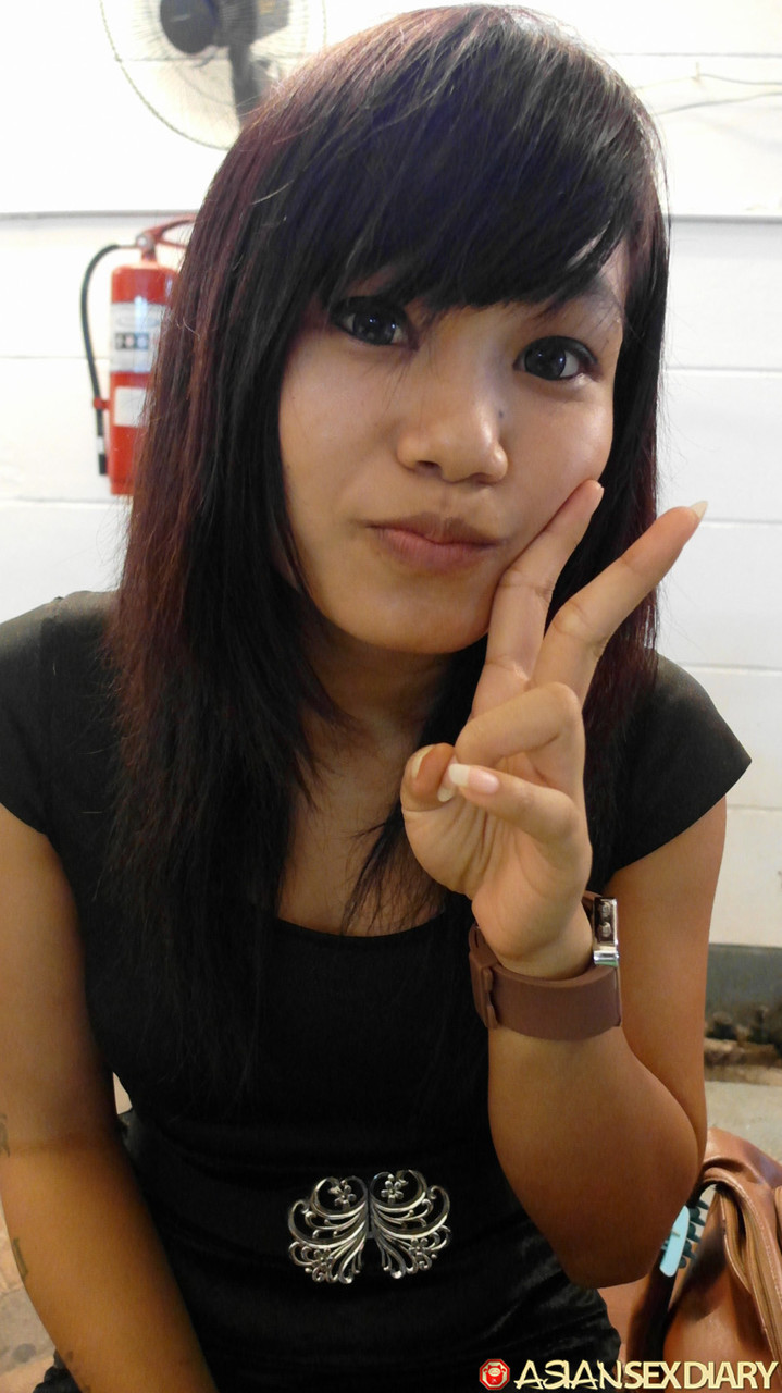 Petite Asiática Fudida De Ladinho E De Quatro