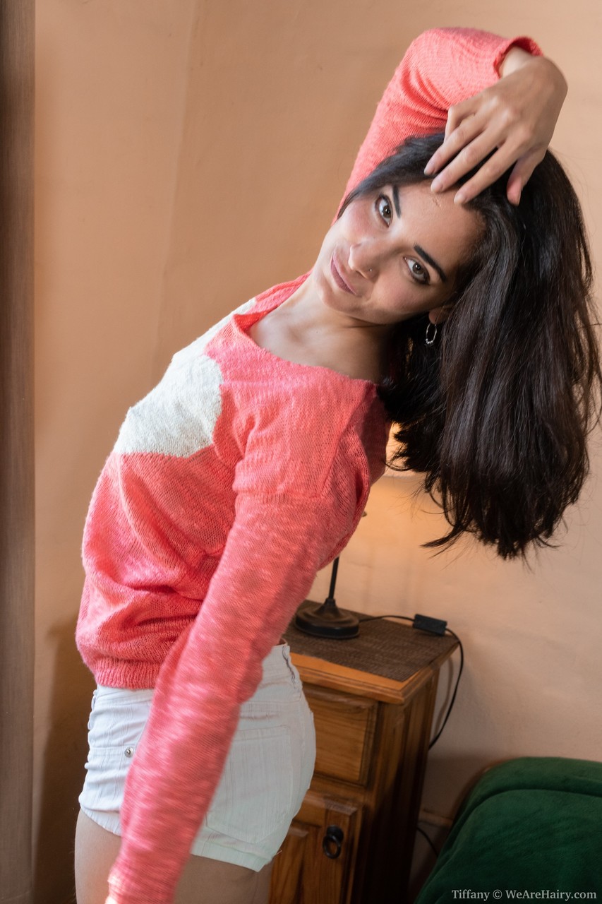 Shababah Munawwaah Tiffany Tafadi Khafafaha Alshaarir MaA Thady Alssadr Alssaghir Fee Aloon