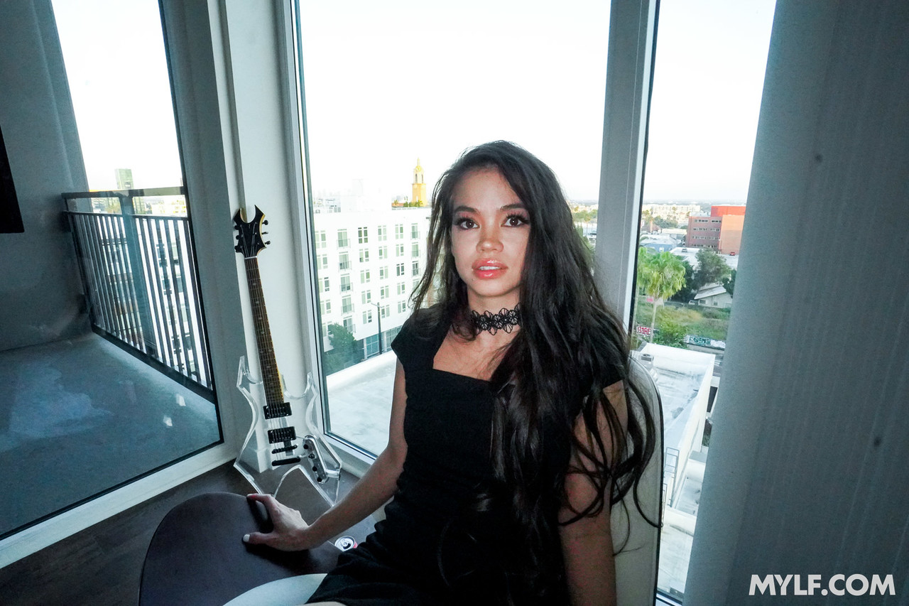 Milf Angelina Moon With Ike Diezel