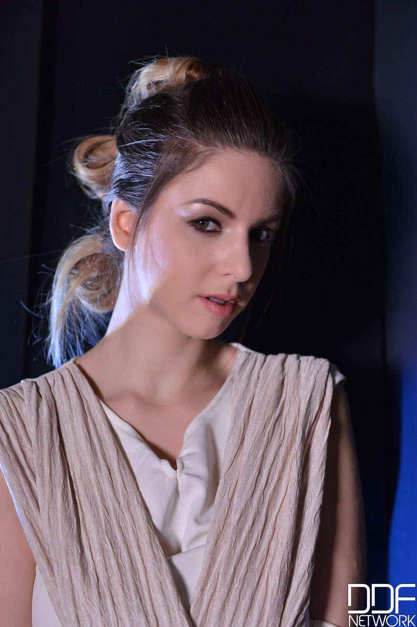 巨乳英国の淫乱スタイラ・コックス宇宙での肛門3P