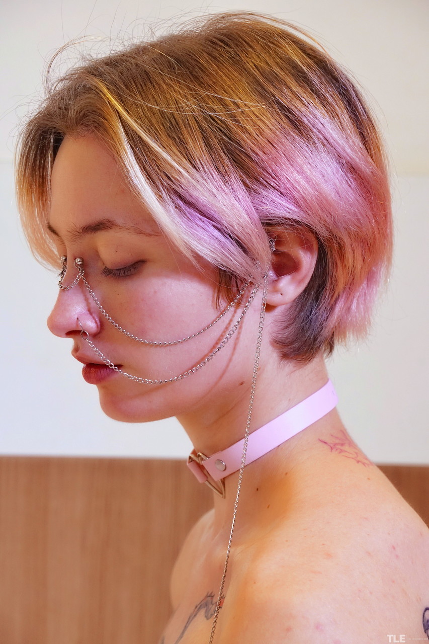 Tattooed Babe Alena Flashes Yummy Pussy And Big Ass With Buttplug