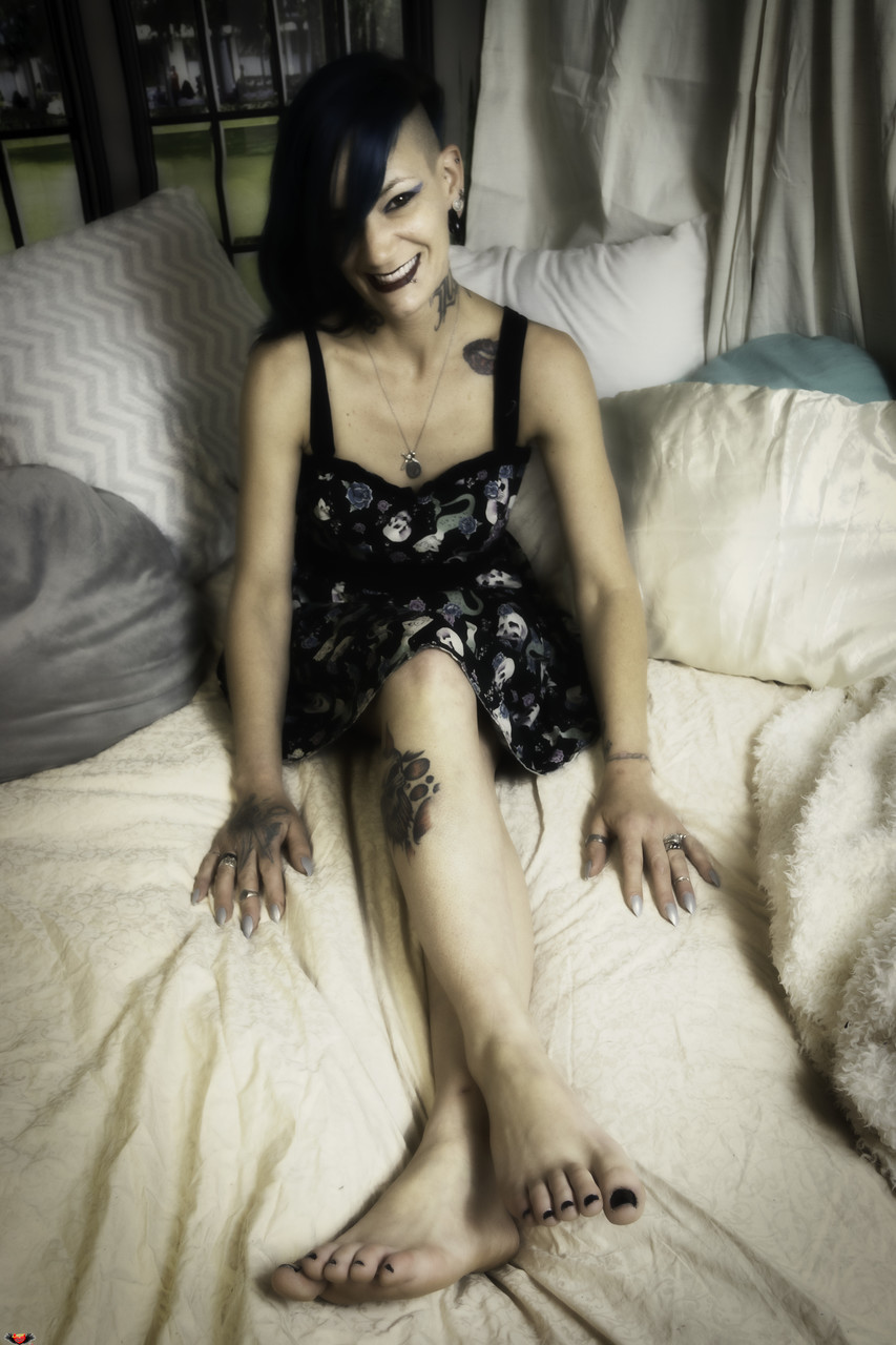 カルマズ・エンジェルズのエッチな写真 カルマズ・エンジェルズが登場