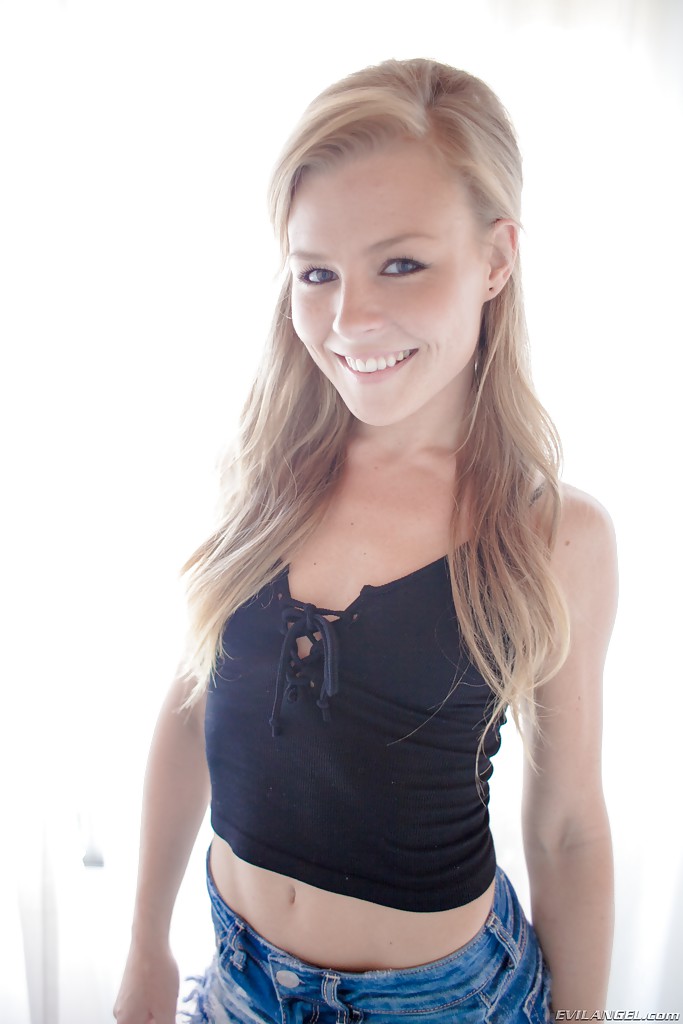 Tiny Solo Girl Nicole Clitman Shows Well Used Asshole In Cutoff Shorts