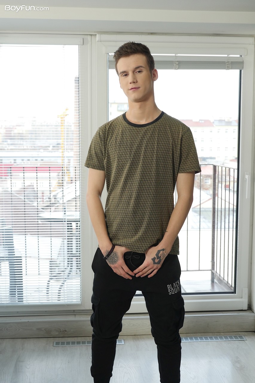 كالييب كروس نجم في صور بوي فان XXX