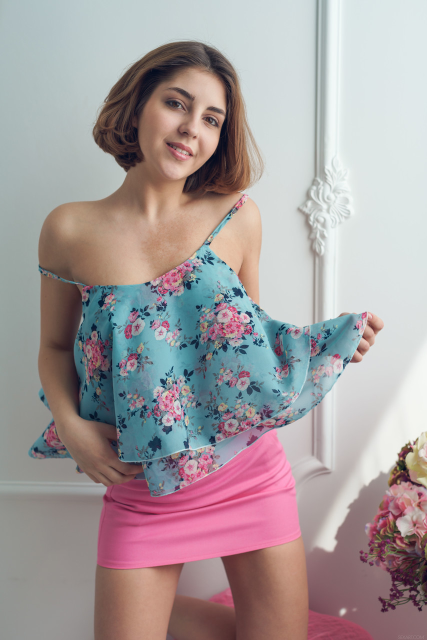 ジュディ 黒白少女 指マンコ アンダー脱衣後