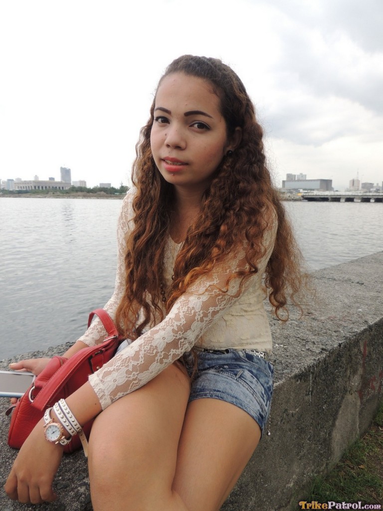 جنس POV مع فتاة غريبة متحمسة والمراهقة الهواة ذات الشعر المجعد خاتي