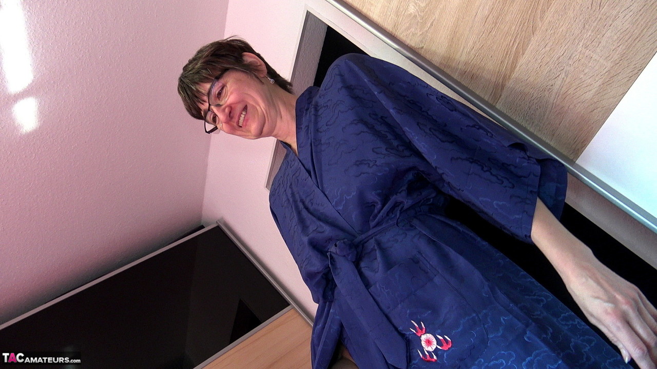 POV Blowjob From A Hot MILF In Glasses