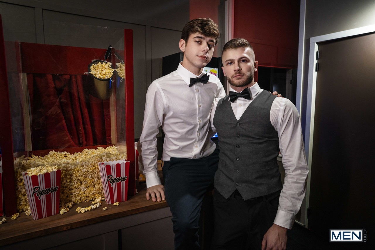 Devy 和 Joey Mills 在 Men Com 的 XXX 照片