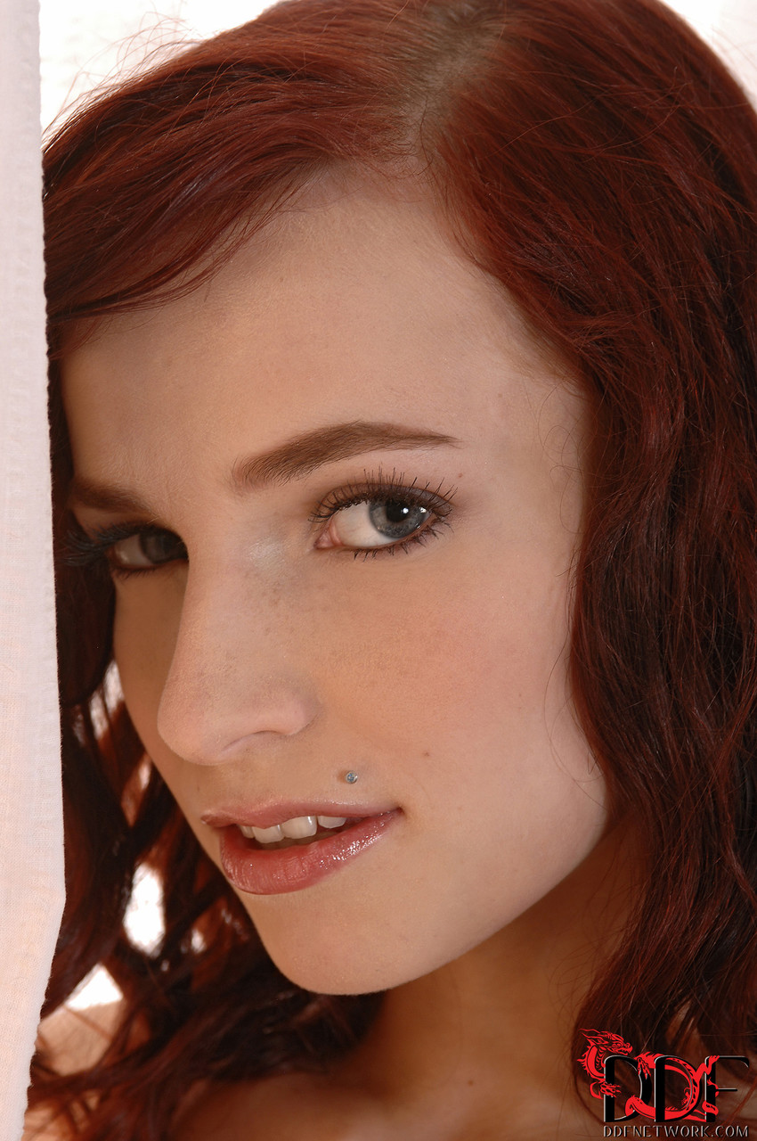 レイラ・スミスのヌードギャラリー イン 1 バイ デイ