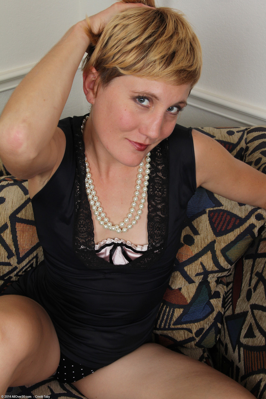 Katrina Mathews All Over 30 熟女ポルノ写真