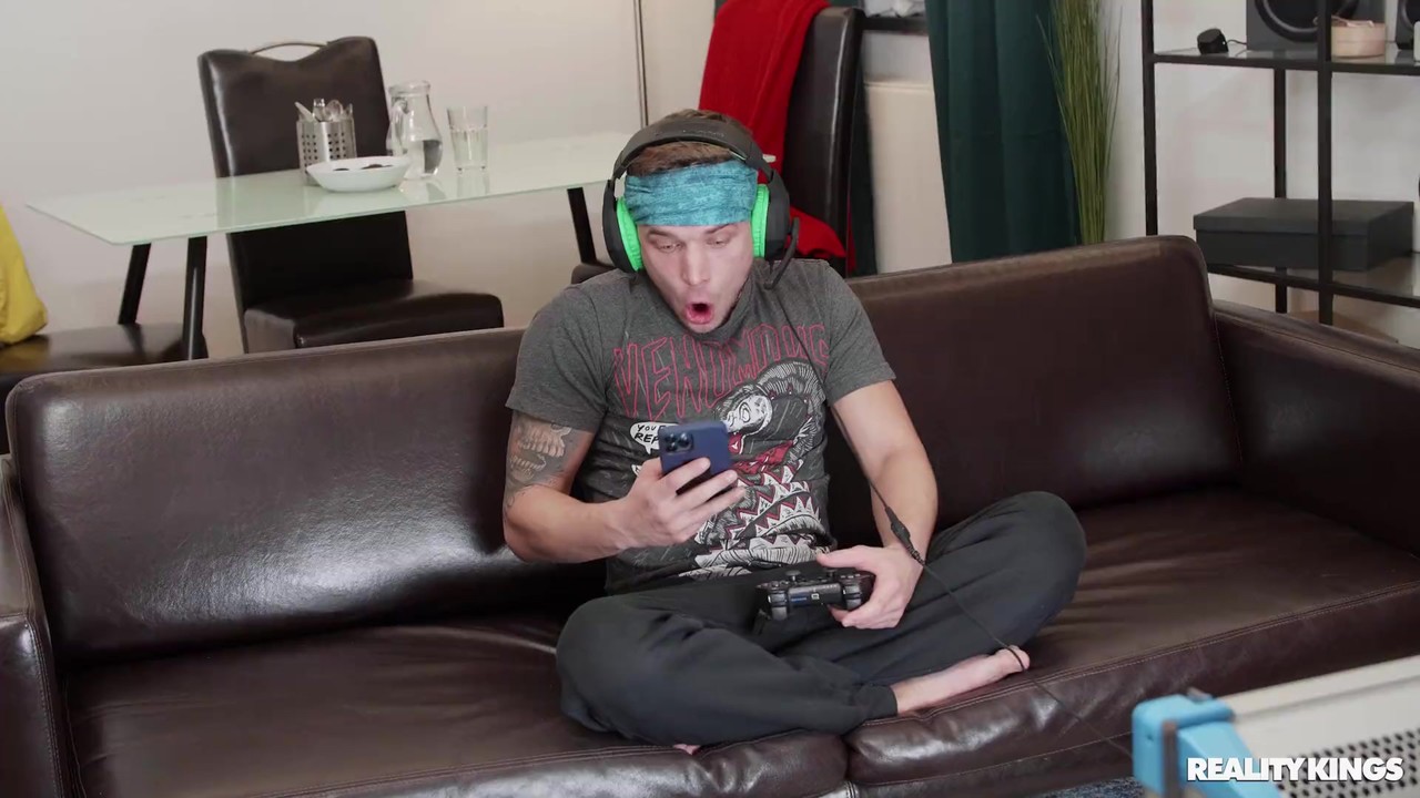 عاهرة هاوية أليكسا باين في جوارب نايلون يتم إهمالها بشدة