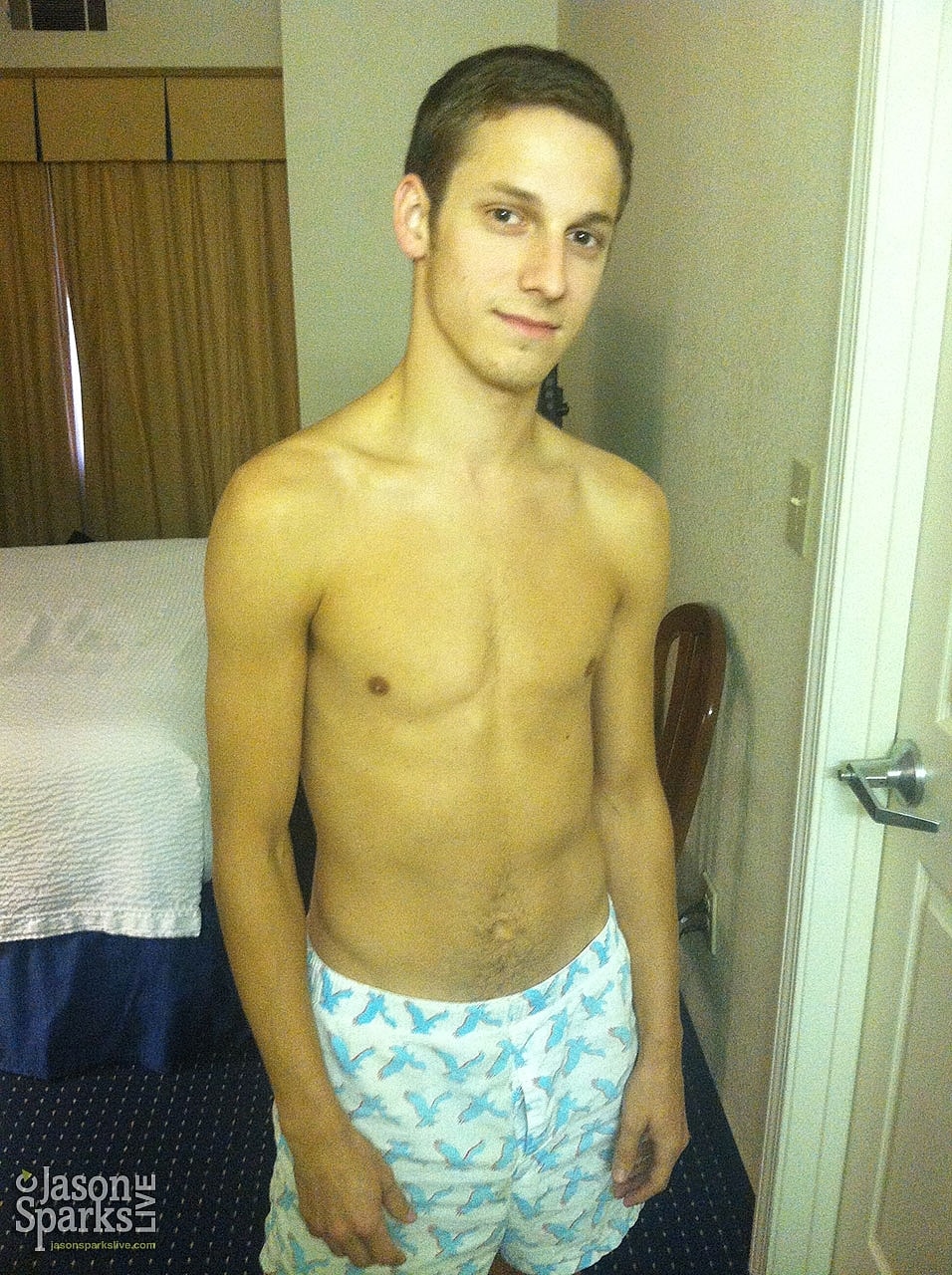 براندون أتكينز وكولتون جيمس في عمل مثلي جنسي عنيف بدون واقي