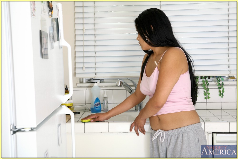 اللاتينية الصدر الكبير أمينة أمور الجنس الصعب القضيب في الحمام