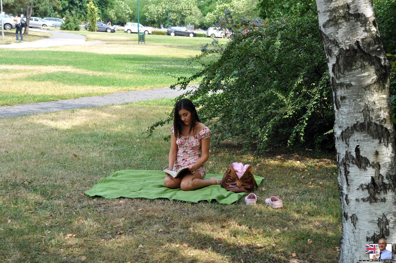 زب كبير صلب يخترق طيز مراهقة مشكلة تمامًا