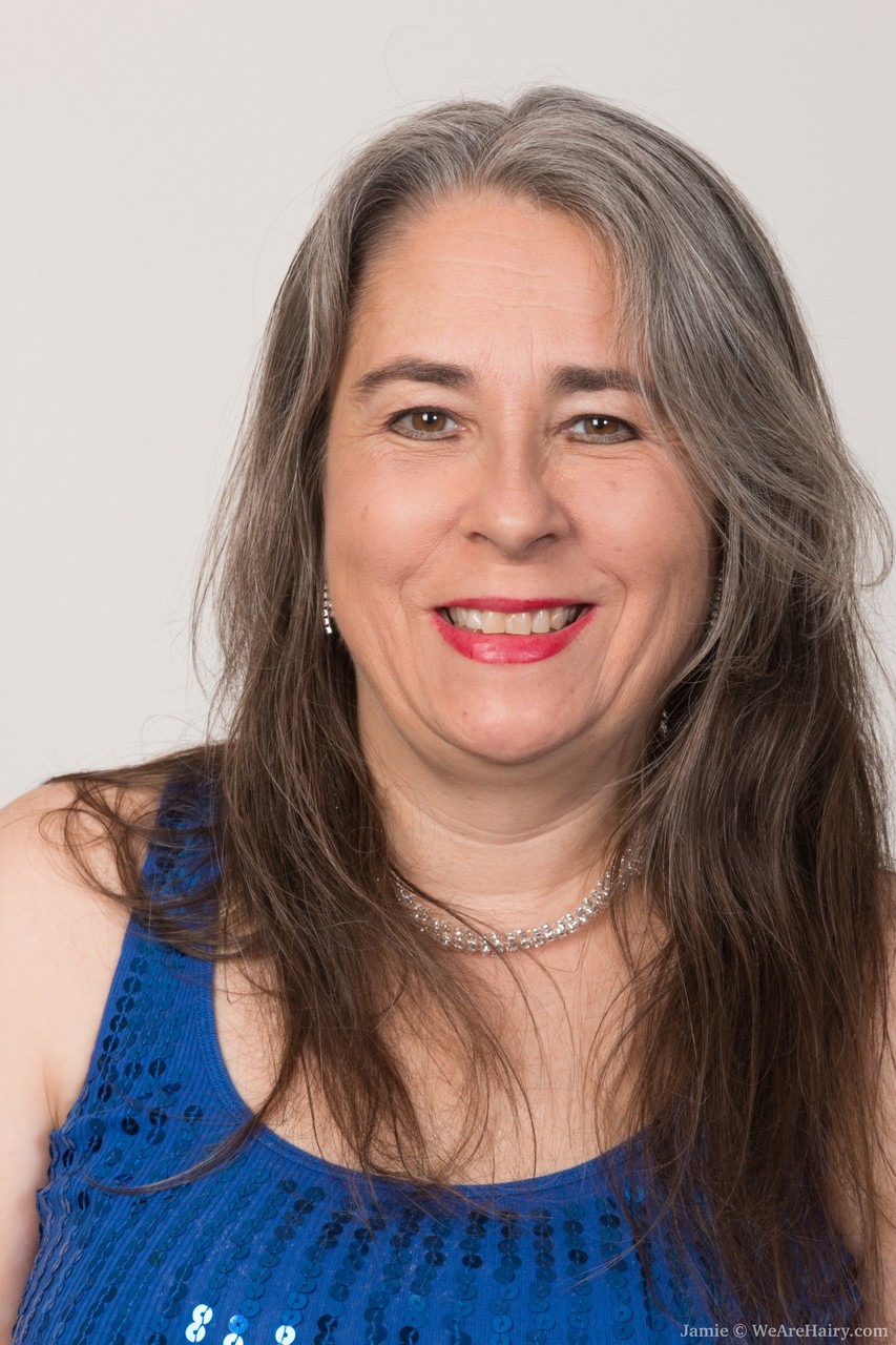 البالغة الشعراء جيمي تنتشر فرجها الشعر على الأرائك