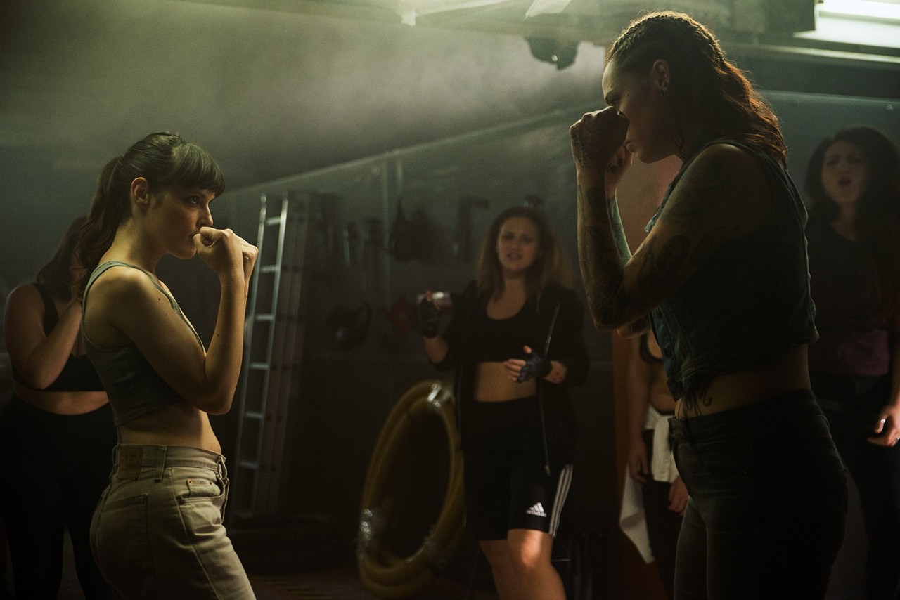 レズビアンファイター シルビア・ルービ＆ヴィクトリア・ヴァー 試合中に脱いでセックス