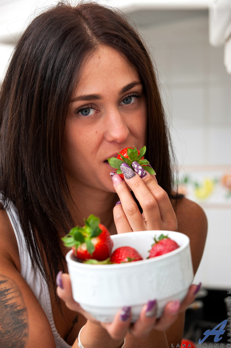 Brunette Milf Lana Grand Has Sex With Date