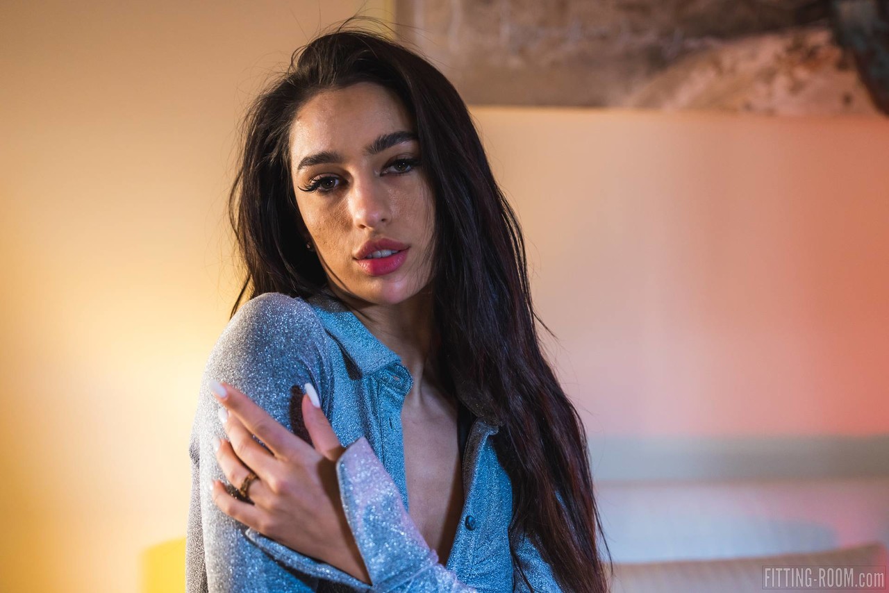 黑色靴子黑发少女卡玛奥克丝自慰使用性玩具