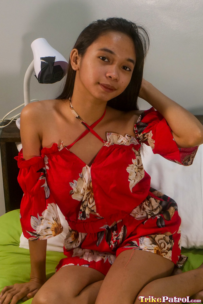 Nackte Asiatische Teenagerin Lexi Barrera Posen