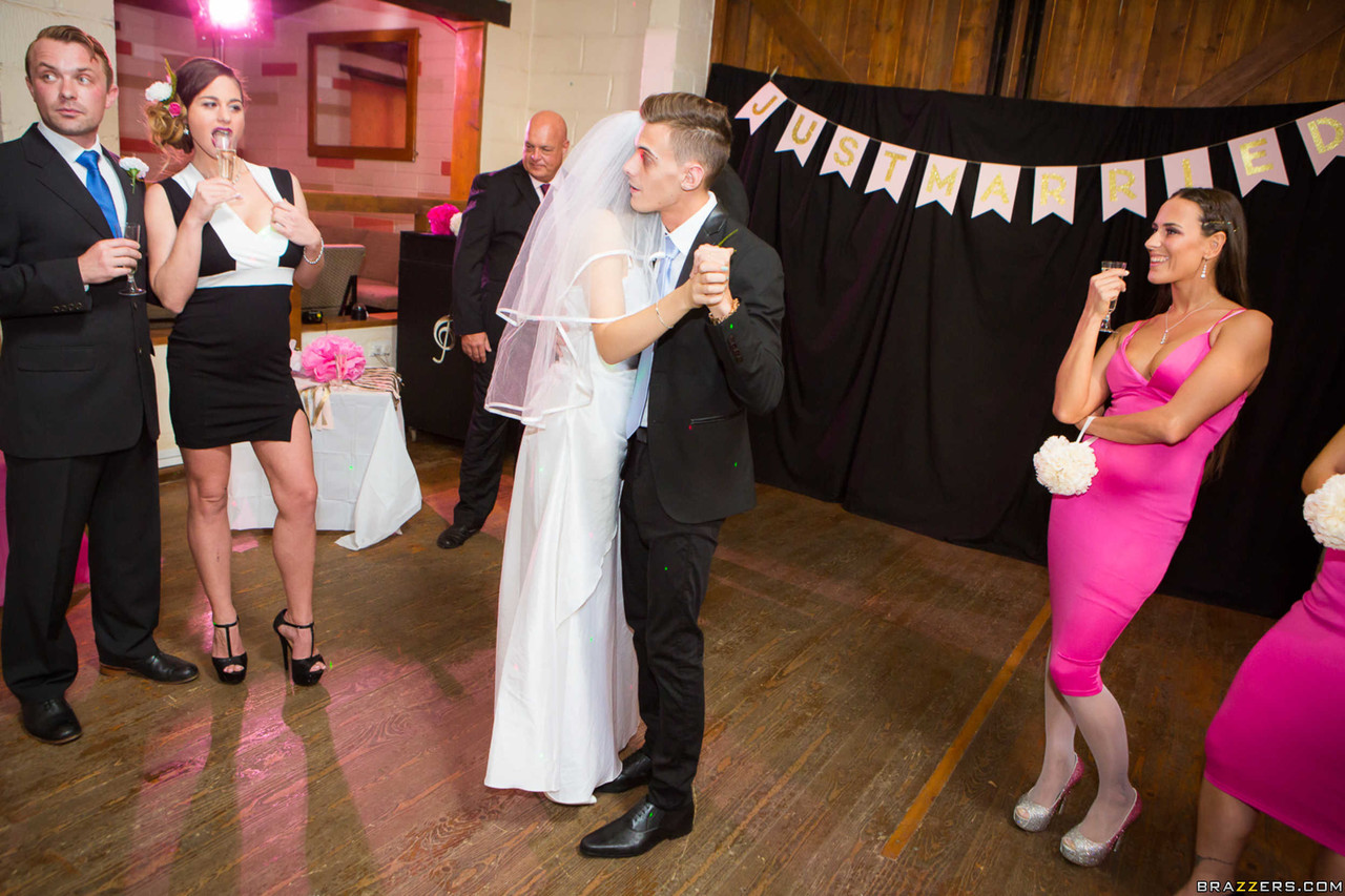 कैथी हेवन और मिया मेलोन के साथ ग्रूम का गन्दा सेक्स