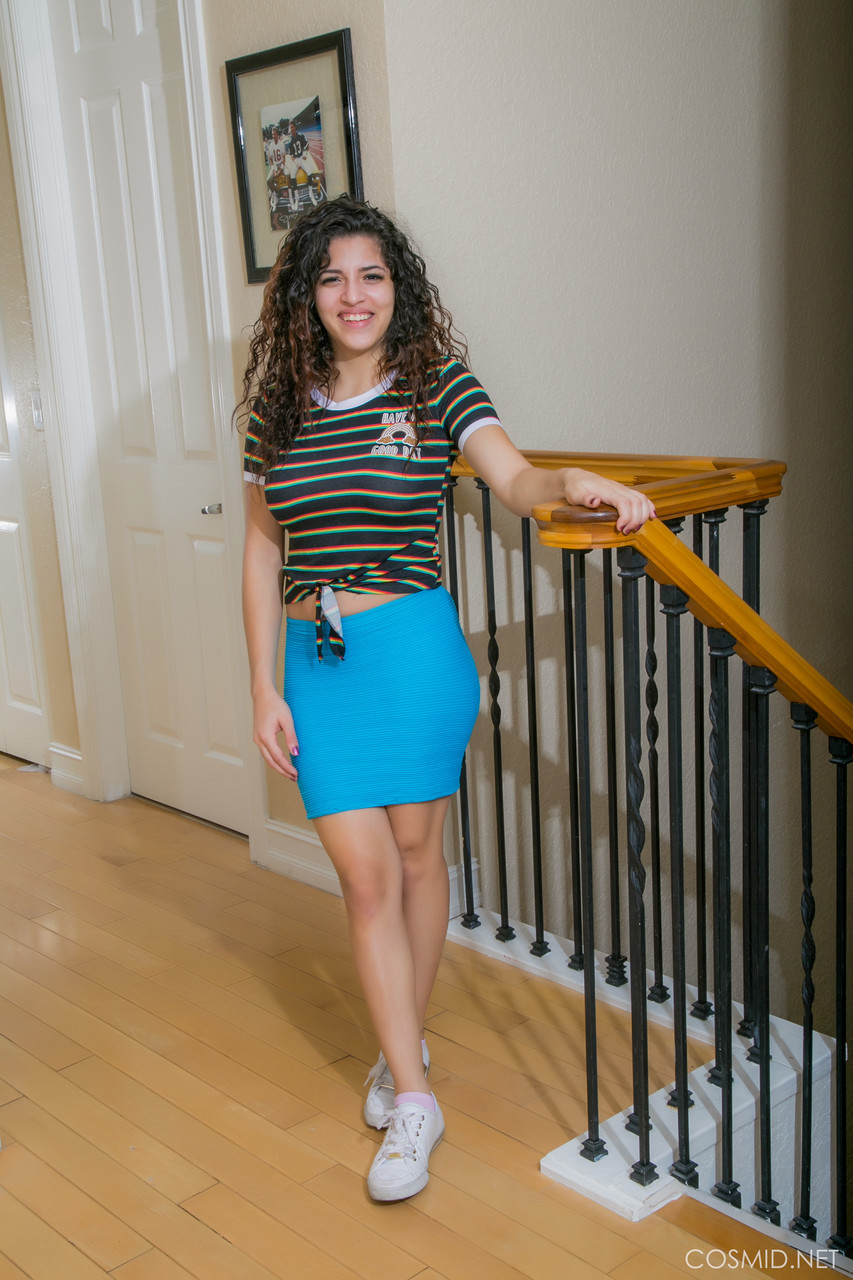 لاتينية هواة غابرييلا لوبيز تظهر صدر مراهقات كبيرة ثم تنتشر فرجها