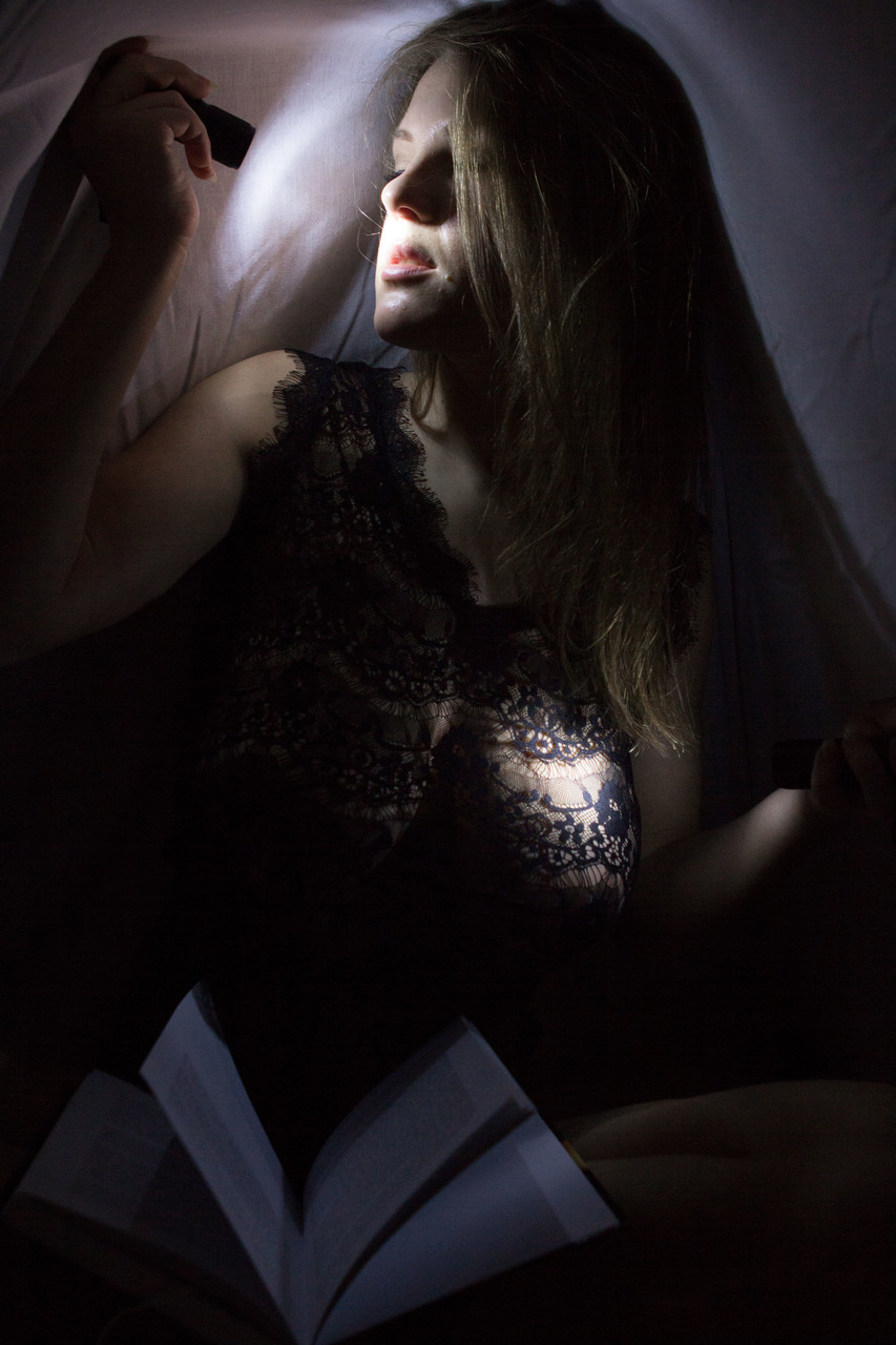 معرض عاري لفايولا بيلي من ذا لايف إيروتيك