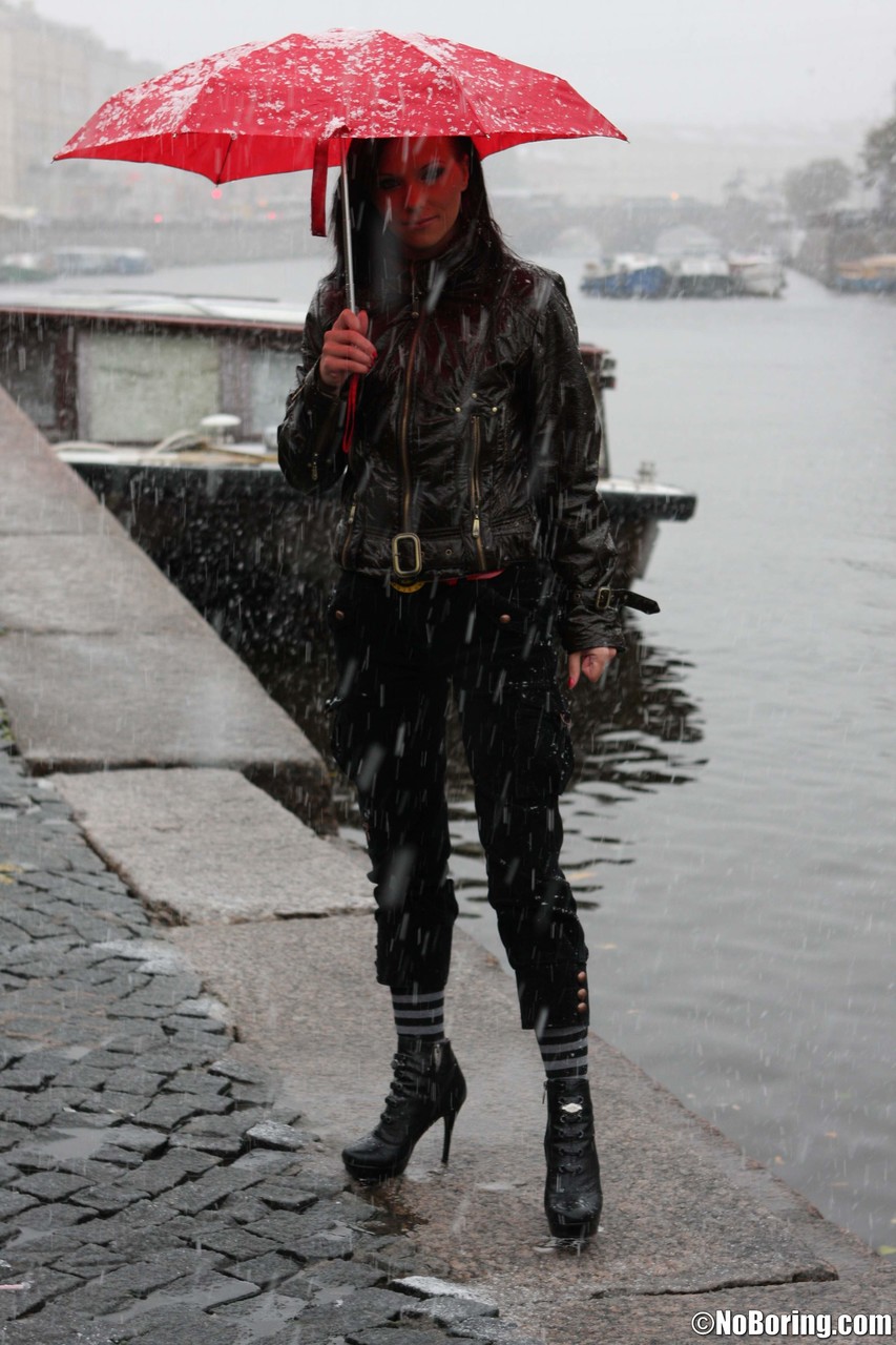 驚艶のブラネットジャナCがダブル挿入される