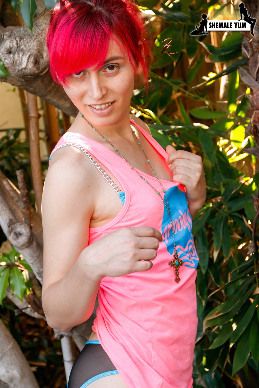 كورا ديل ريو في صور فتيات جروبي ساخنة