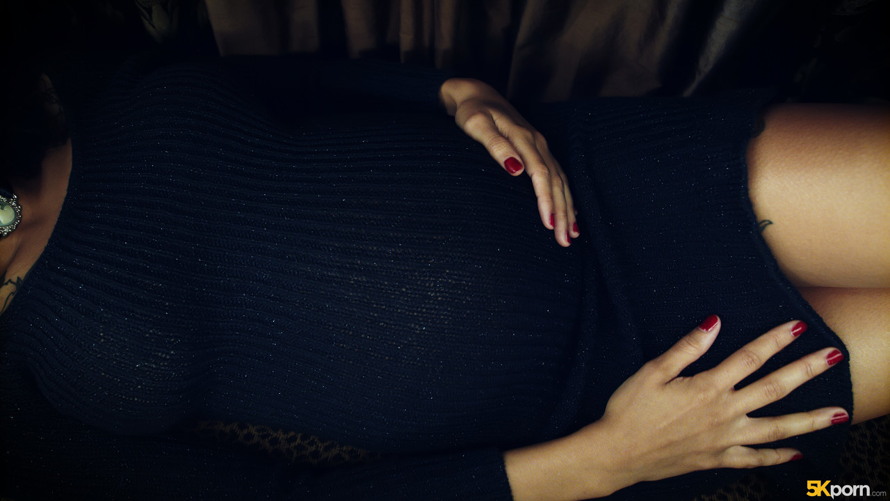 Pregnant Ebony Doll Ariana Aimes Fucked By White Dick