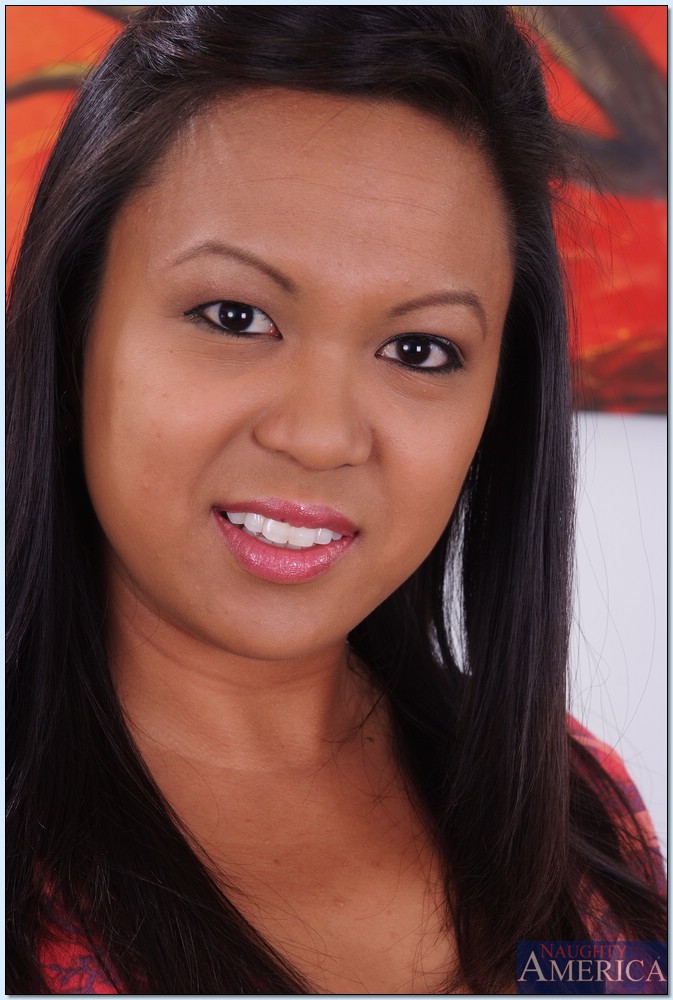 ताशा लिन सेक्सी एशियन चिक देती है मुंह और अपनी चूत को तबाह कर देती है