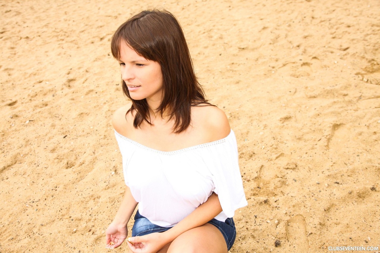 Sexy Rita Peach At Club Seventeen