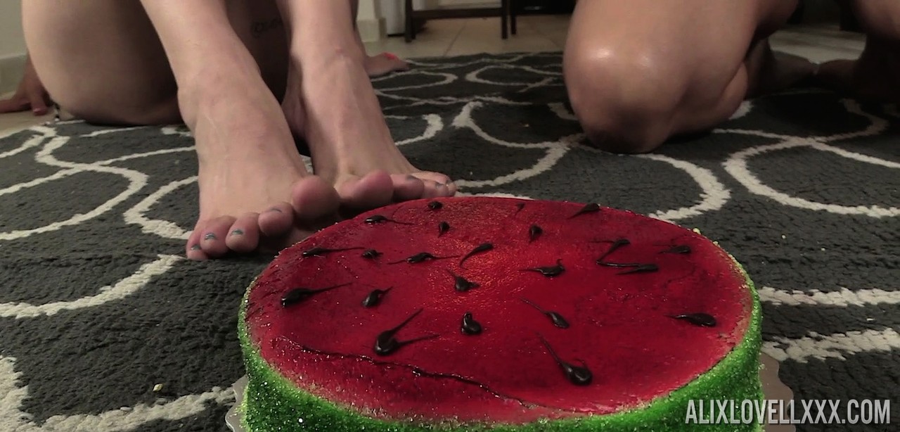 だらしない巨乳ミルファー アリスフロストとアリックスロベル