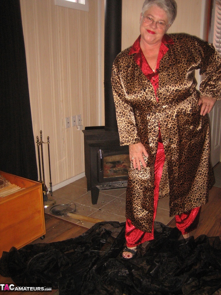 ギャルドルの女神がヌードになる