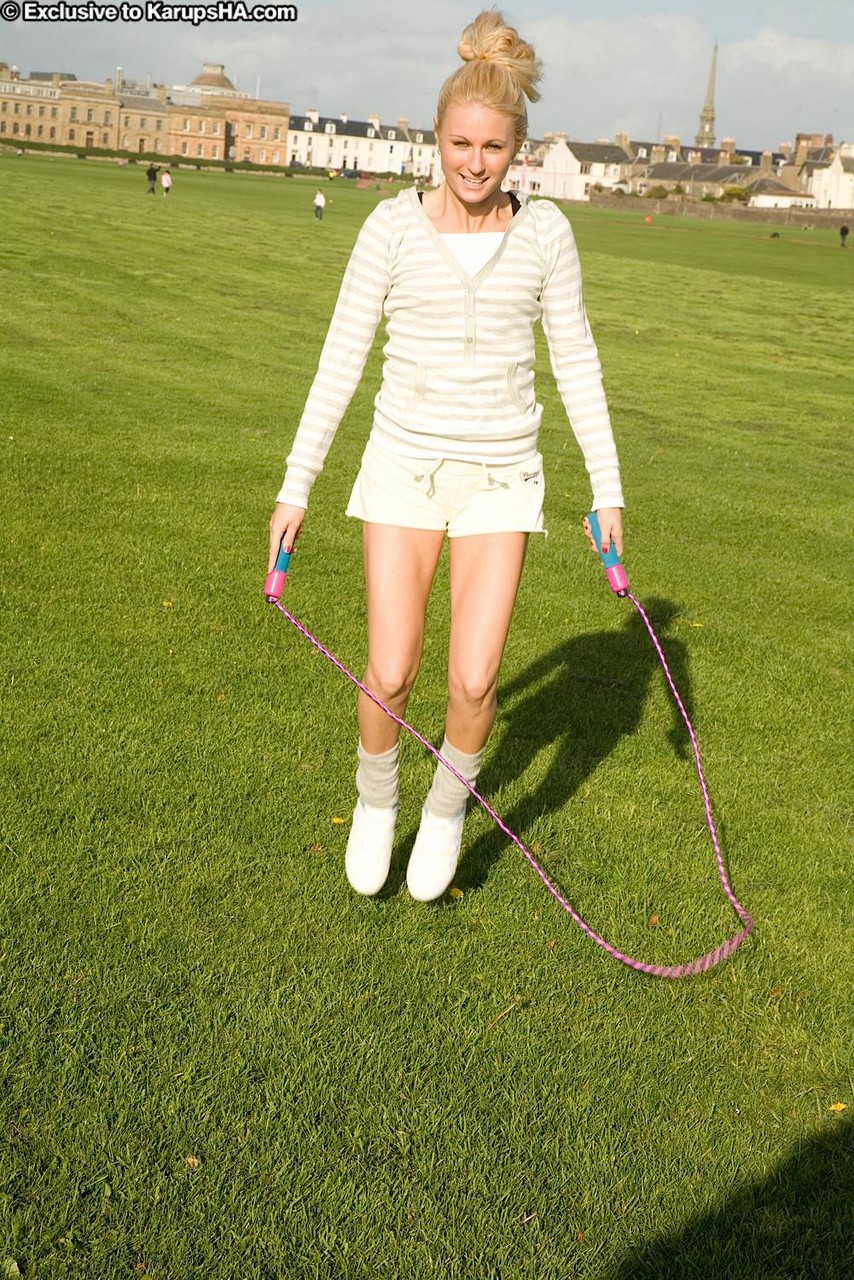 كارابس تقدم كيمبرلي كوكس صور الهواة من مسقط رأسها