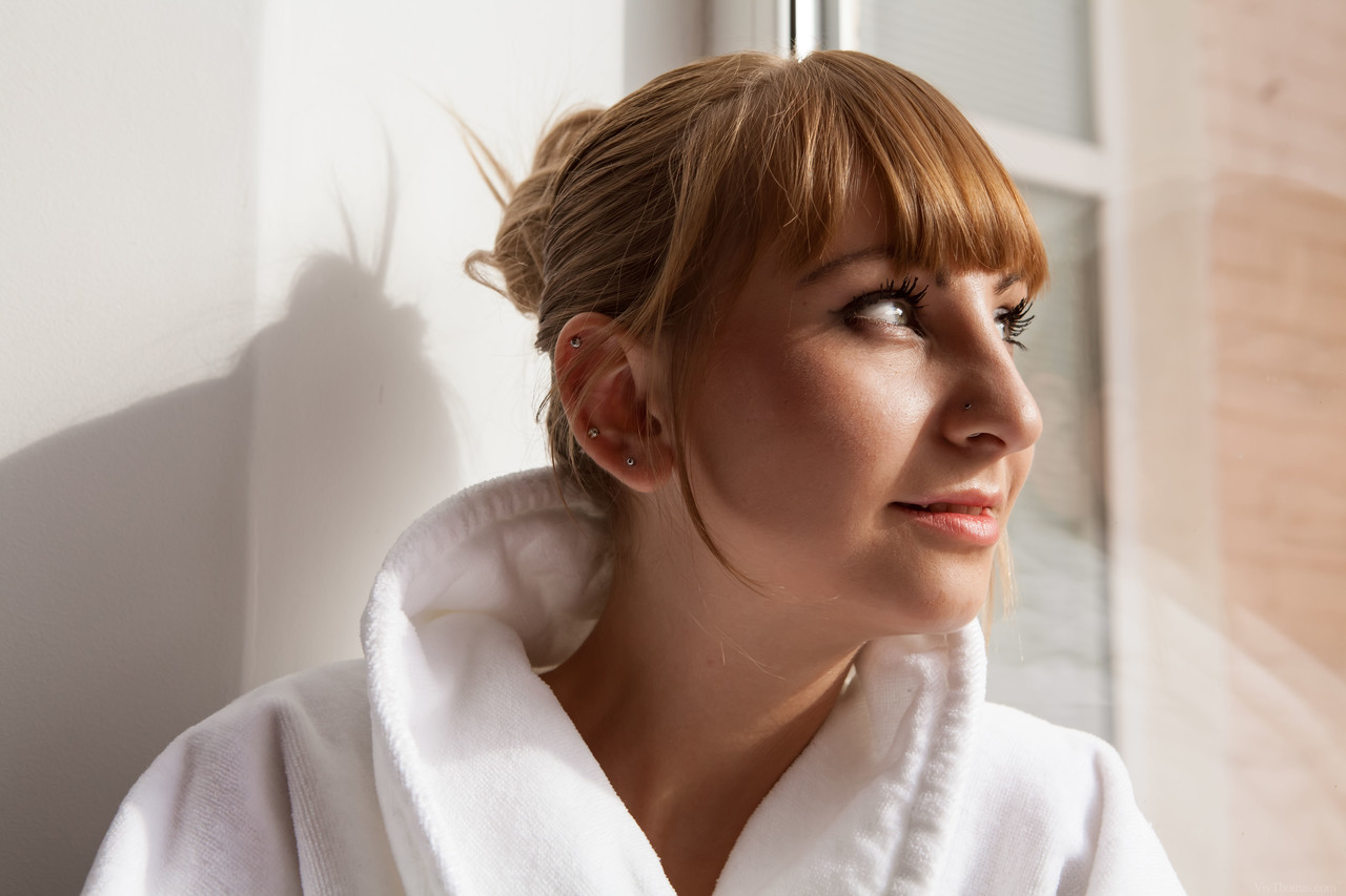 Veel Naked Pics Starring Viv Thomas