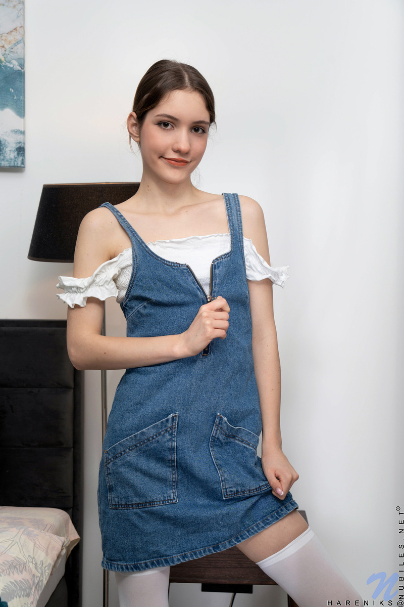 ヌードティーンハレンニクス指剃毛マンコ