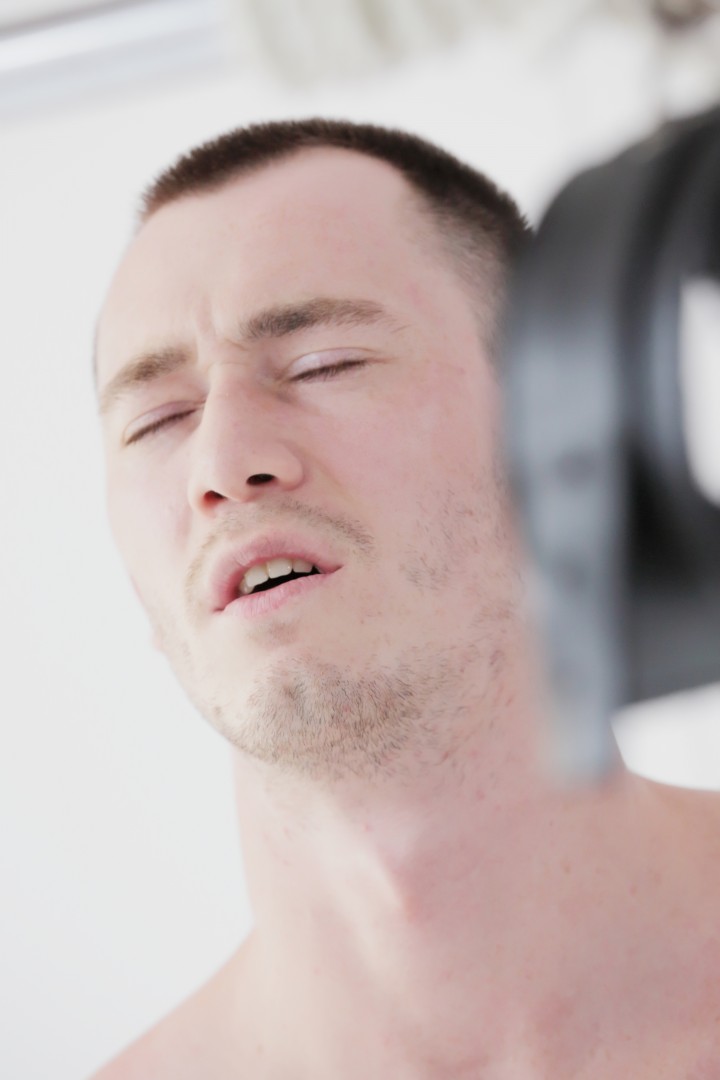 Sexy Rubia Nancy A Se Unge Y Amordaza Para Una Penetración Caliente