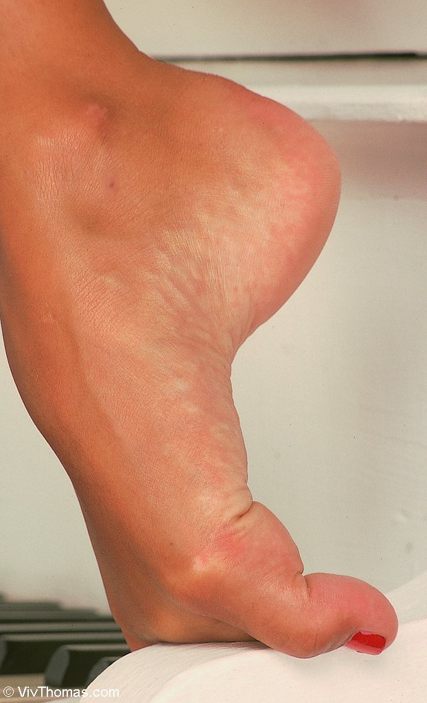 صور كارينا ا عارية من قبل فيف توماس