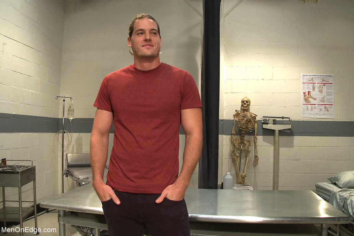 キップジョンソンが男性をセックスの端でパフォーマンス