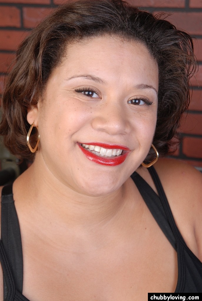 अद्भुत मोटी महिला बीबीडब्ल्यू मोनेट बड़े स्तन दिखाती है