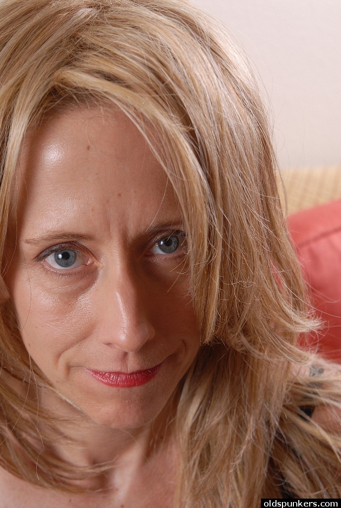 Mature Charlotte Flaunts Big-Tit Young-Looking Boobies