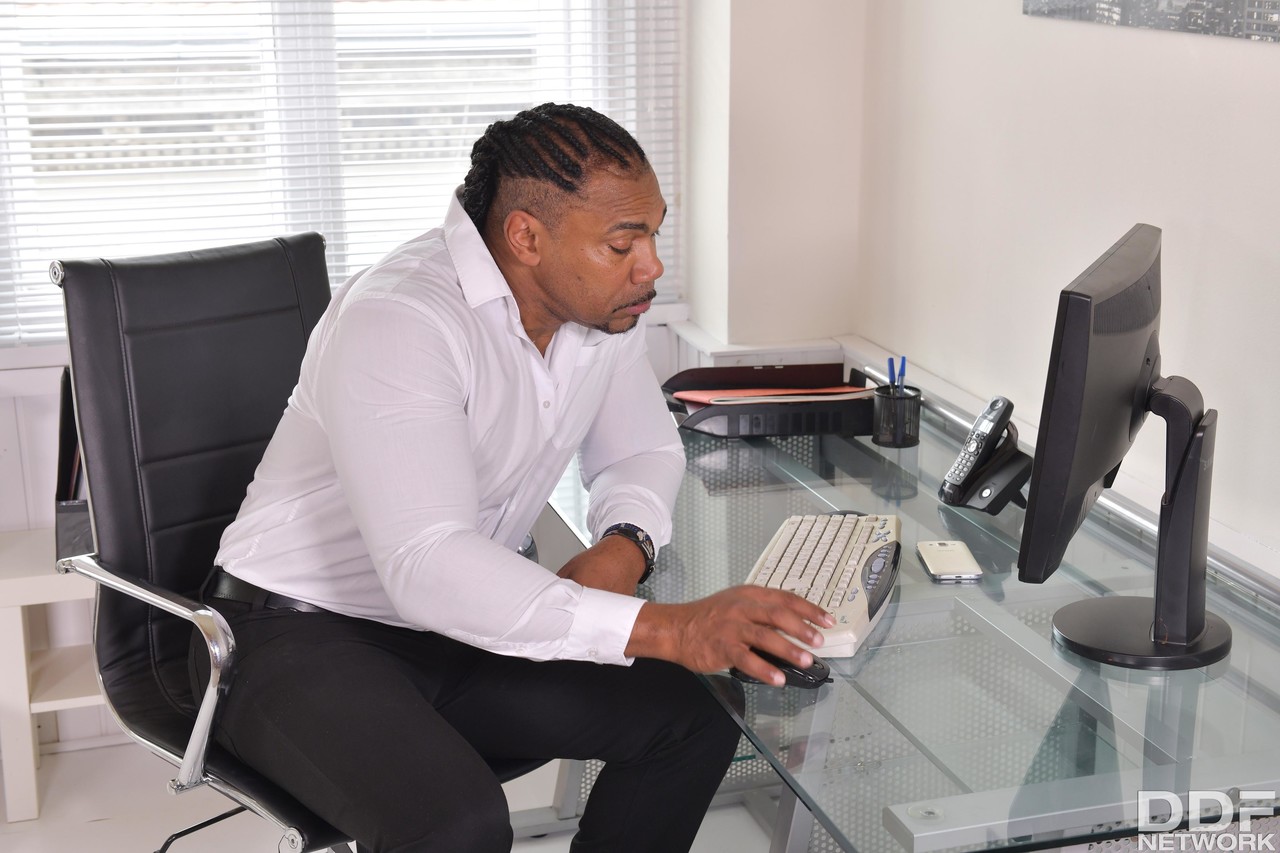 البلوند الجنسية ماري كاليسي تمتص القضيب الأسود السمنة هاردكور