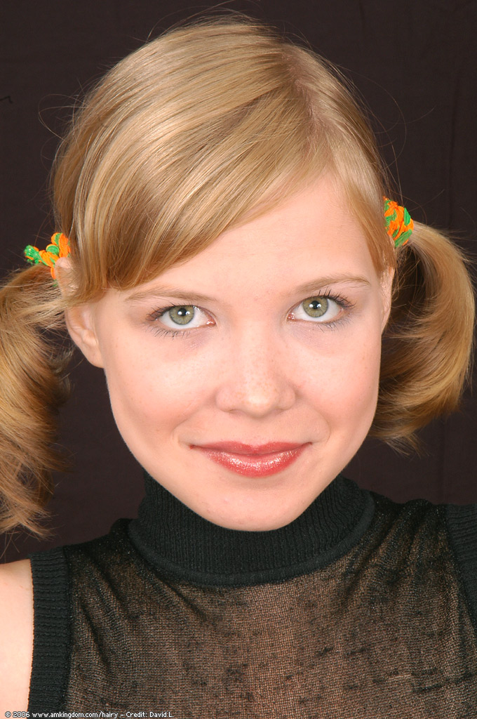 ATK Arquivos Apresenta Lena Em Fotos Pornográficas Nuas