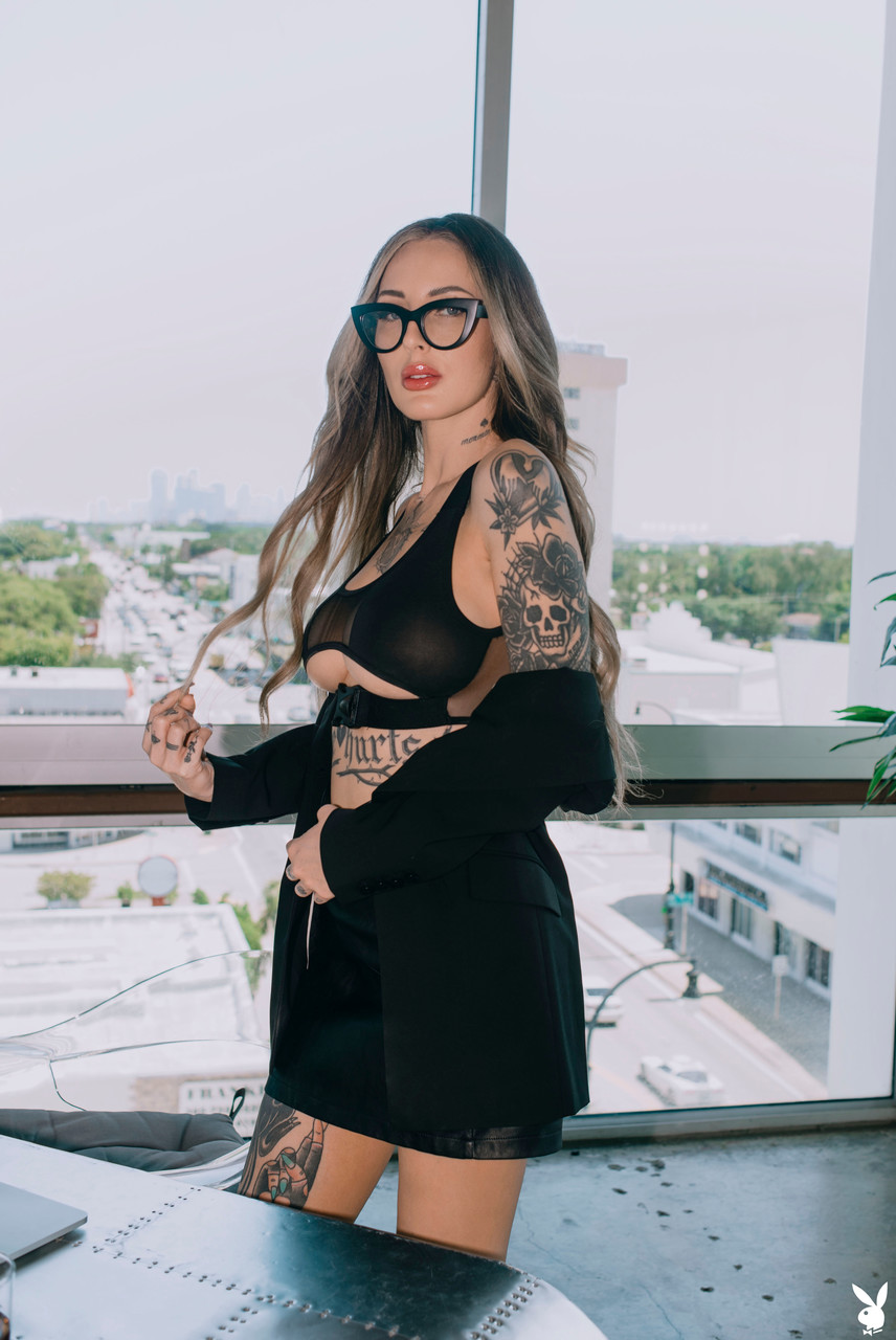 Sexy Babes Show Amazing Tits