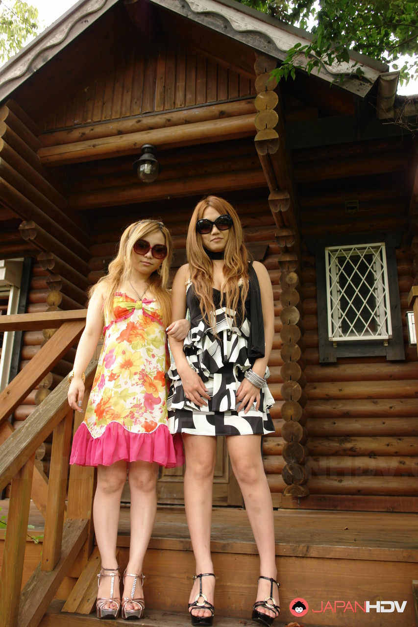 日本红发女郎在户外裸体