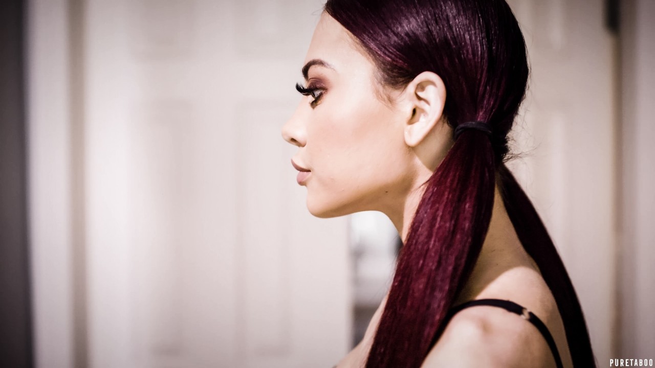 青少年玛丽穆迪和萨比娜鲁日在女同性恋69猫吃按摩