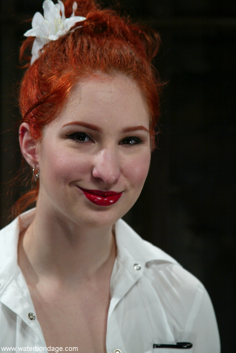 Calico XXX जल बंधन चित्र